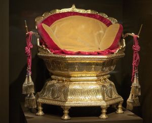 Golden Chair of Emperor Ranjit Singh, made between 1820-1830.jpg