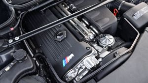 BMW M3 (E46) (2003) Engine.jpg