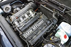 BMW M3 (E30) (1990) Engine.jpg